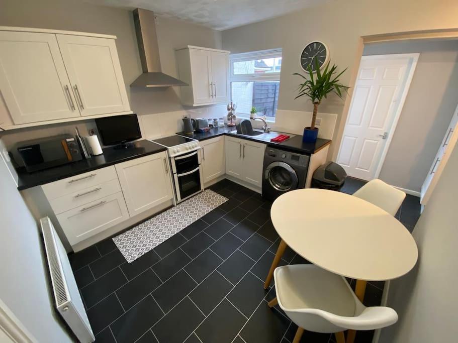 Seaside 2 Bed Townhouse, Near Cleethorpes Station Villa Luaran gambar
