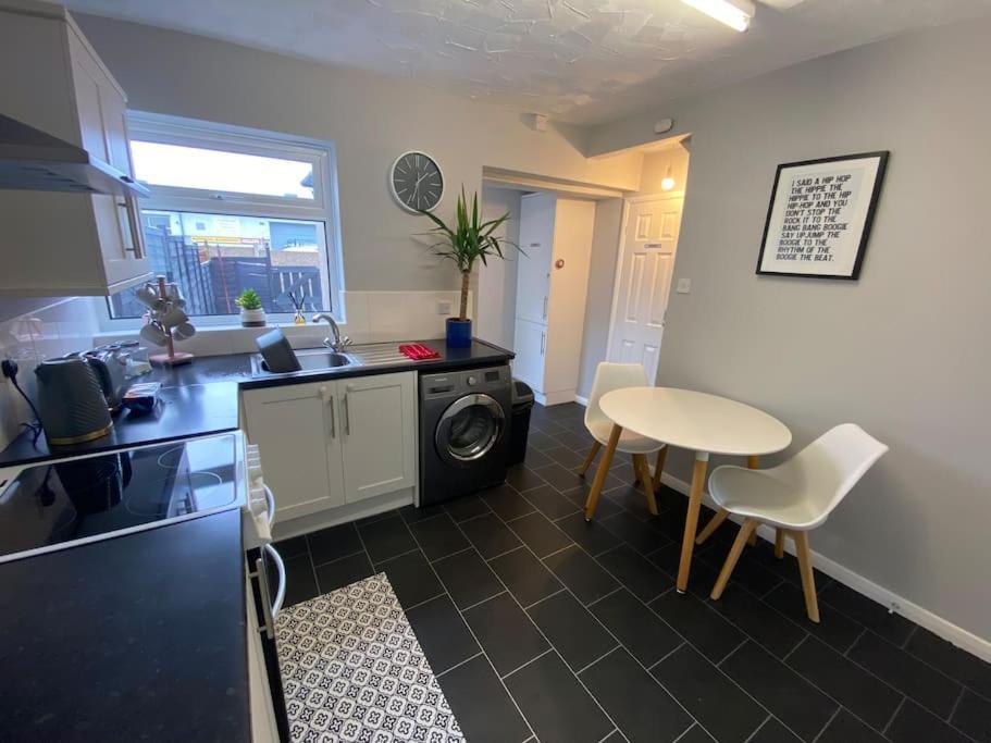 Seaside 2 Bed Townhouse, Near Cleethorpes Station Villa Luaran gambar